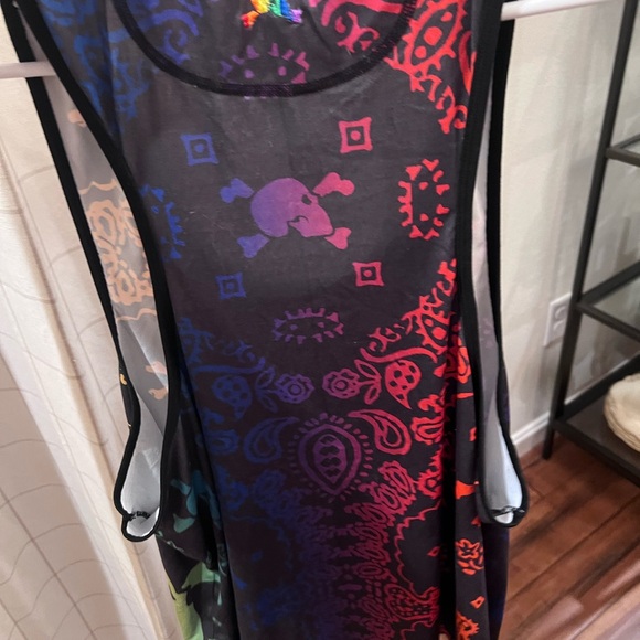 Skull & Bones LMTD Edition 2023 Print
Rainbow Bandana Racerback Tank Size XL - Picture 5 of 6